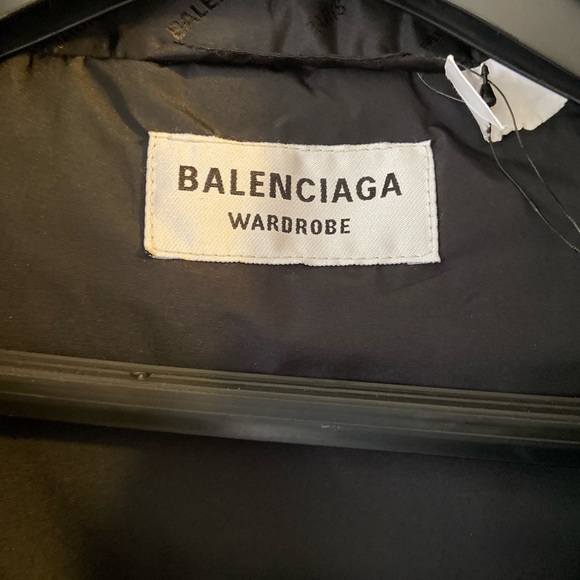 **NWOT**BALENCIAGA Swing Puffer Jacket women’s - Picture 16 of 16